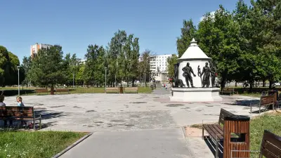Сквер Пограничников в Пскове — памятник «Стражам границы»