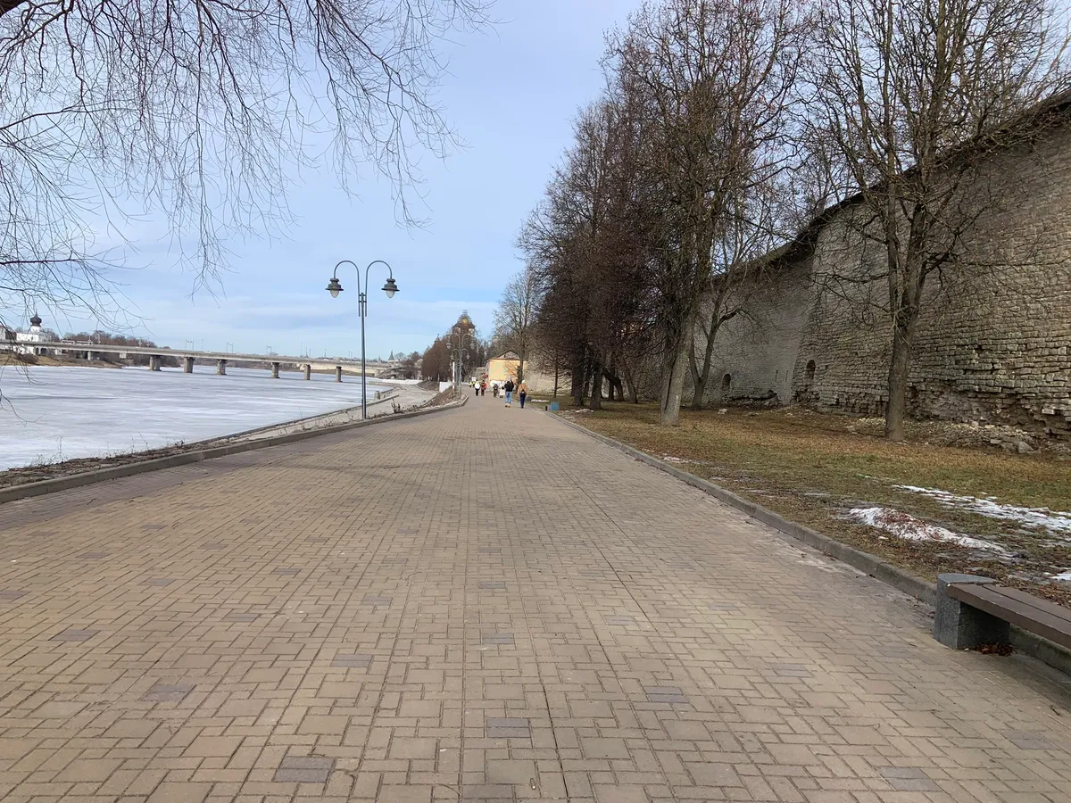 Крепостные стены Окольного города